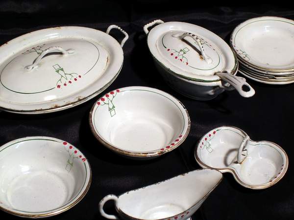 art nouveau children's dinner set in enamel!  There are 26 pieces