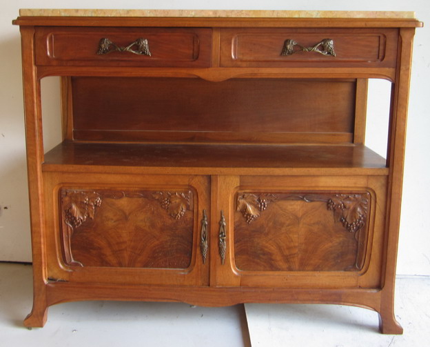 art nouveau Galerey cabinet