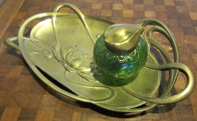 Kralik inkwell, iridescent glass