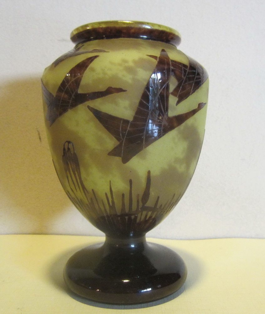 Antique cameo glass Le Verre Francais vase decor halbrans 