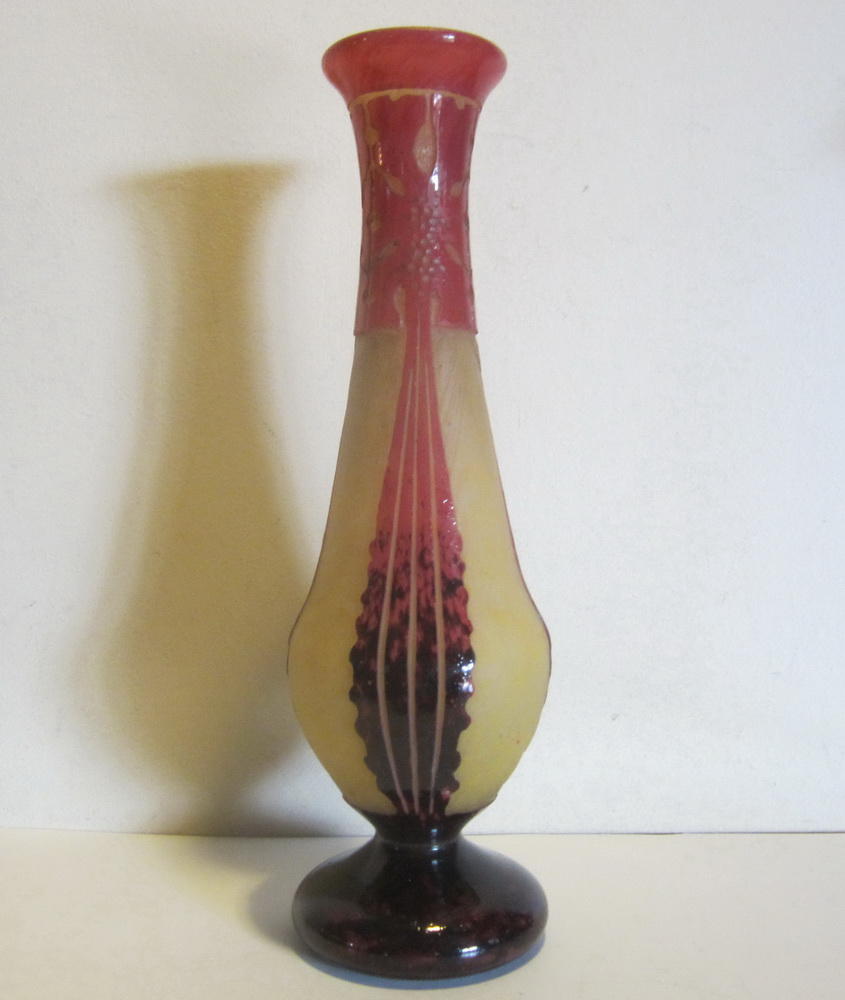 art deco cameo glass vase in pate de verre by Le Verre Francais, (Charles Schneider). Amarantes decor