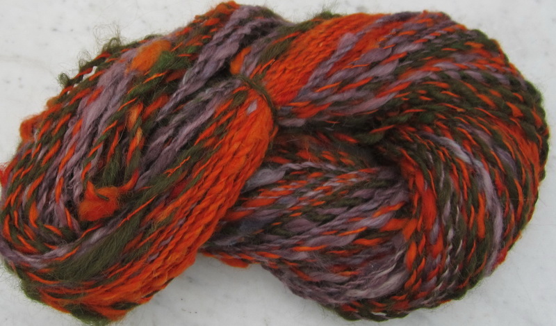 hand gesponnen en hand gekleurde alpaca wol, breiwol/ hand spun and hand dyed alpaca wool, anti allergeen