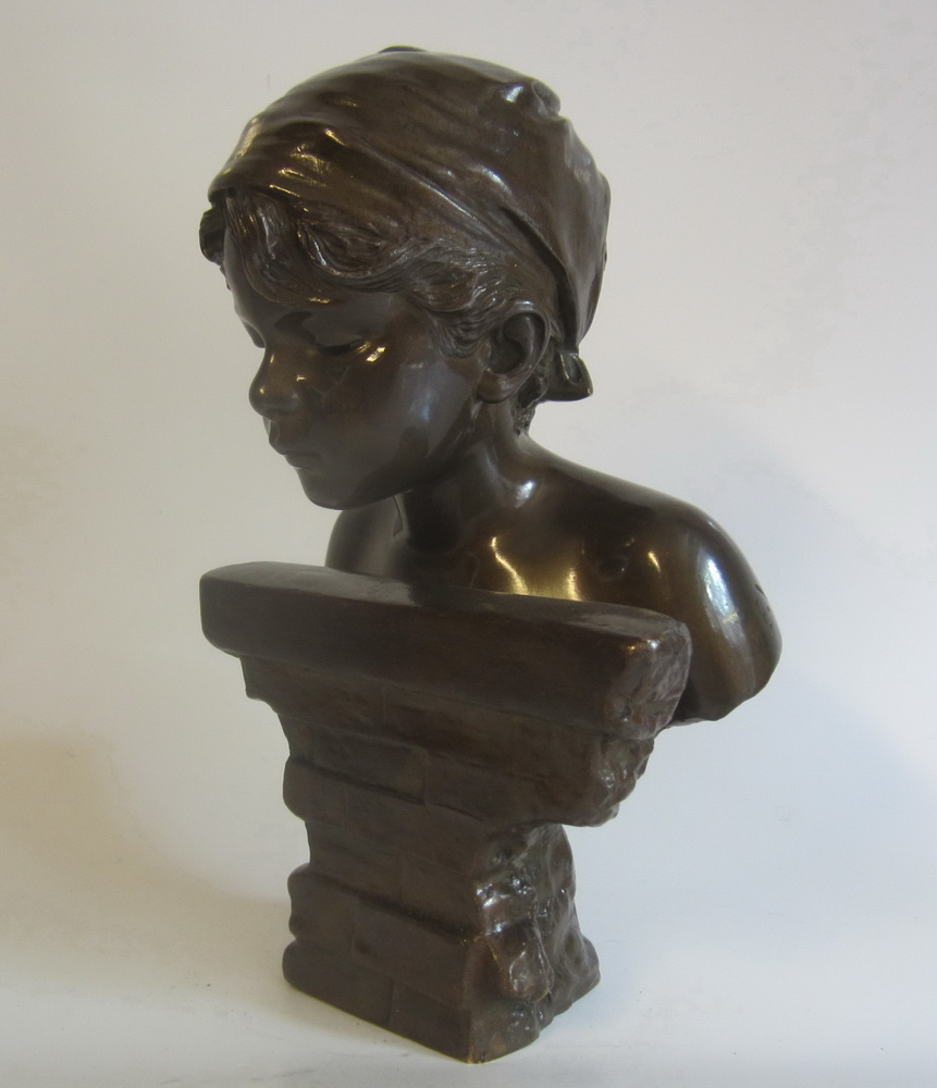 Antique Villanis bronze art nouveau, authentic Emmanuel Villanis bust of child, ca 1900.