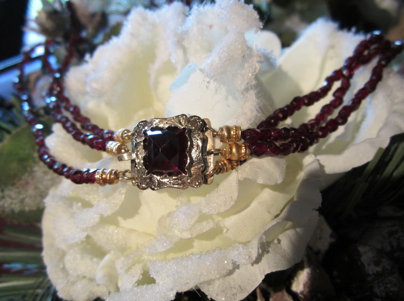 antique 14k gold Dutch 3 strands garnet necklace with a 14 ct gold clasp