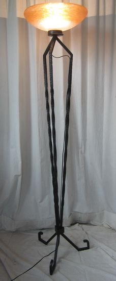 Stunning art deco floor lamp, with wrought iron base. Daum Nancy!